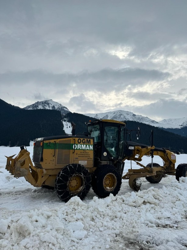 Foto - Artvin'de ekiplerin karla mücadelesi sürüyor