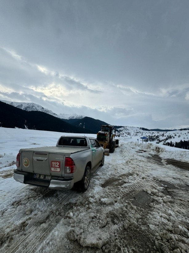 Foto - Artvin'de ekiplerin karla mücadelesi sürüyor