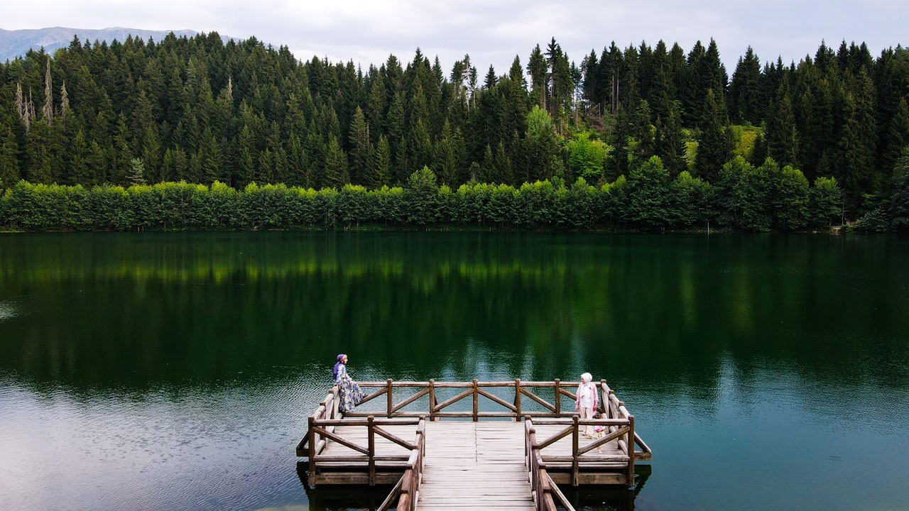 Foto - Artvin’de saklı cennet! Doğanın kalbi Karagöl
