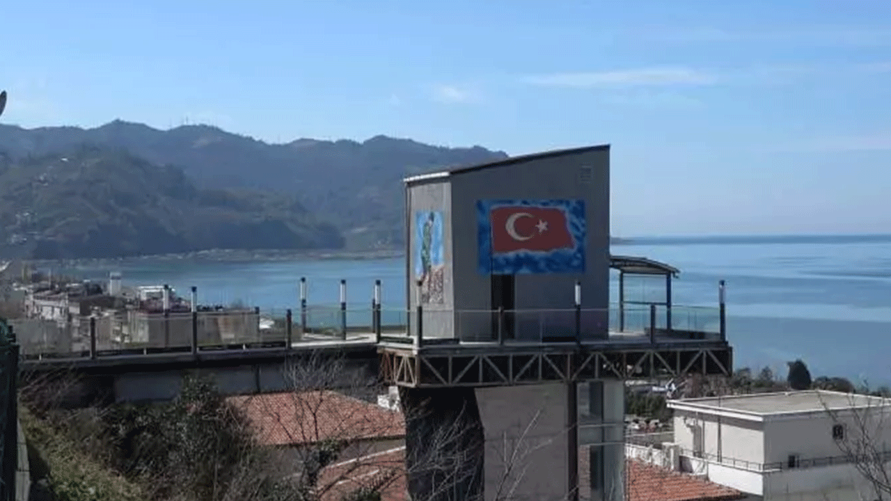 Artvin'de şaşırtan görüntü: Mahallenin ortasında 50 metre asansör!