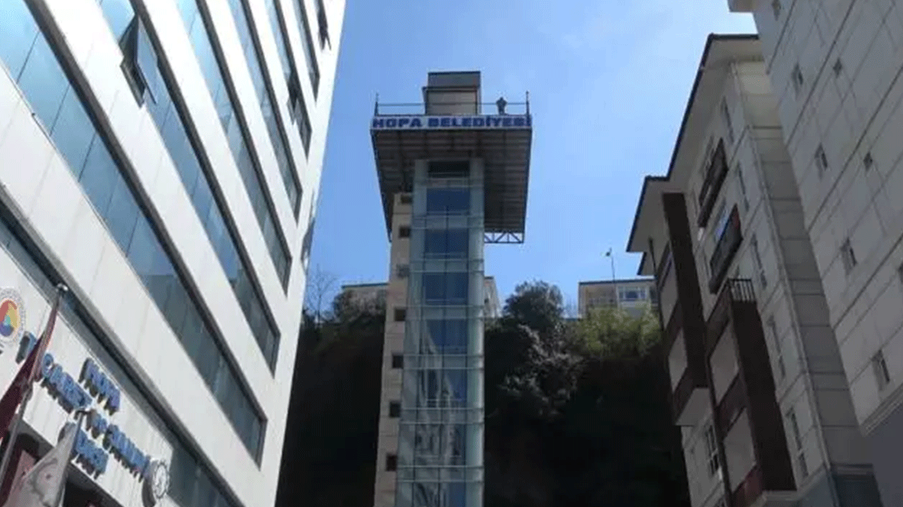 Foto - Artvin'de şaşırtan görüntü: Mahallenin ortasında 50 metre asansör!