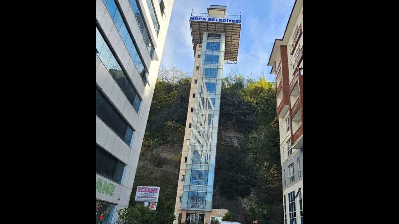 Foto - Artvin'de şaşırtan görüntü: Mahallenin ortasında 50 metre asansör!