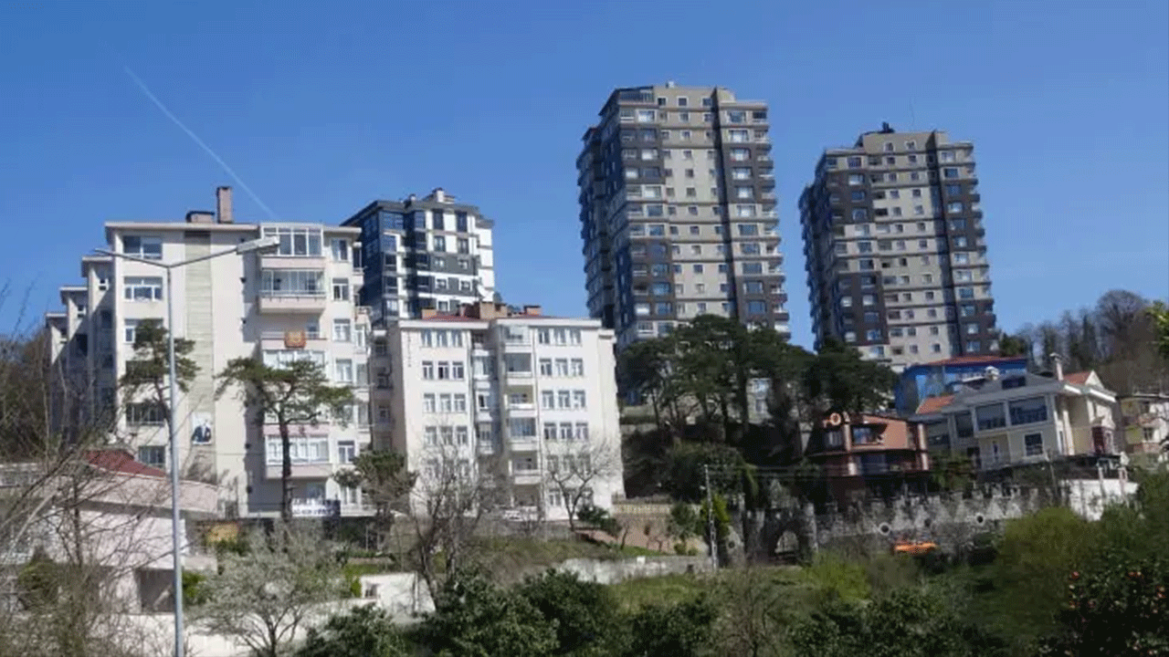 Foto - Artvin'de şaşırtan görüntü: Mahallenin ortasında 50 metre asansör!