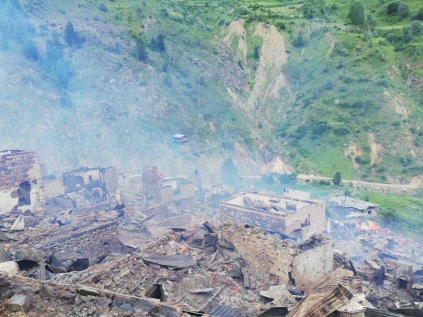 Foto - Artvin'deki yangından içler acısı görüntüler