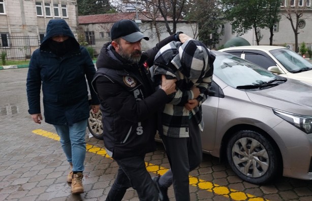 Foto - Eski uzman çavuşlardan yaklaşık 5 milyon değerinde sentetik hap ele geçirildi