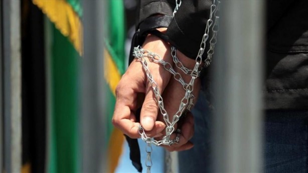 Foto - Aşağılık Yahudilerden tutuklu Müslümanlara işkence! Uyumak yasak!