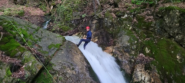 Foto - Aşağıya böyle indiler! Bunu yapmak yürek ister