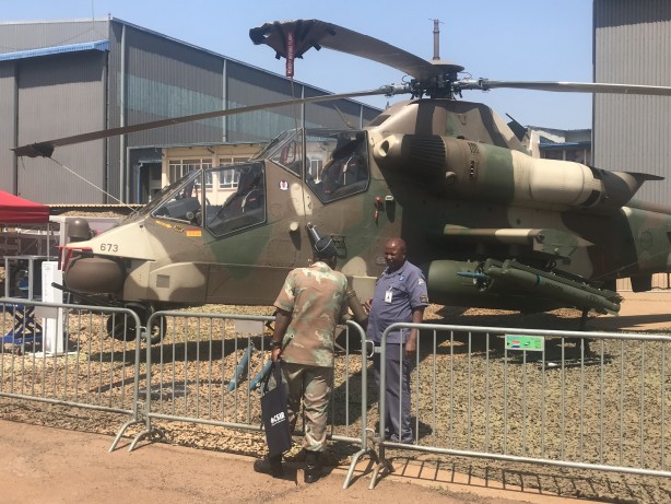 Foto - ASELSAN'ın "elektronik gözü" Rooivalk saldırı helikopteriyle birlikte tanıtıldı