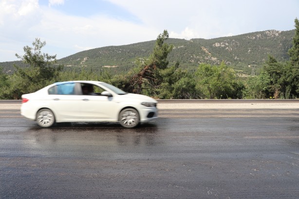 Foto - 'Asfalt ağladı' sözü gerçek oldu