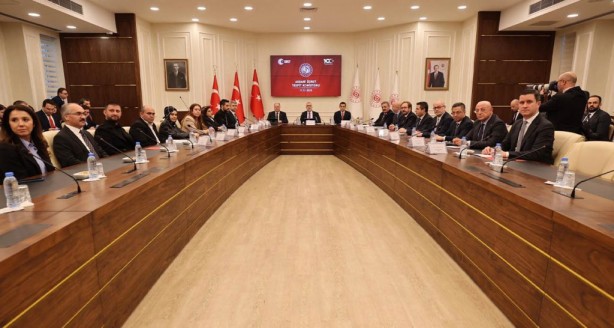 Foto - Asgari Ücret Komisyonu'na katılan işçi ilk kez konuştu: 10 lira için borç aldım