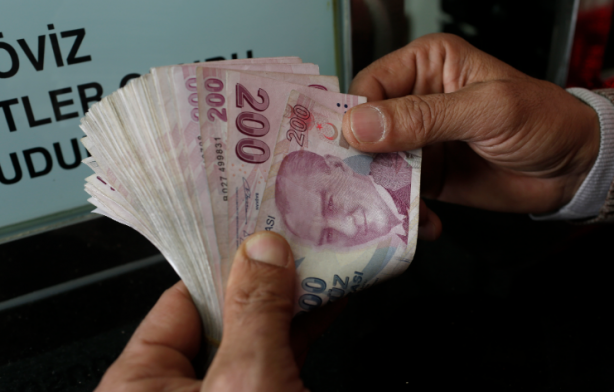 Foto - Asgari ücretle ilgili Türkiye'yi ayağa kaldıracak rakam! Tahminlerinde yanılmayan ünlü ekonomist bu rakamı ilk kez telaffuz etti