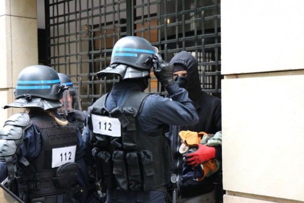 Foto - 'Aşı zorunluluğu' ve 'sağlıkı kartı' kararının ardından Fransa'da sokaklar karıştı! Binlerce kişiden protesto