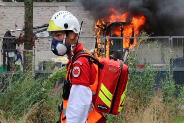 Foto - 'Aşı zorunluluğu' ve 'sağlıkı kartı' kararının ardından Fransa'da sokaklar karıştı! Binlerce kişiden protesto