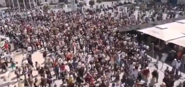 Foto - 'Aşı zorunluluğu' ve 'sağlıkı kartı' kararının ardından Fransa'da sokaklar karıştı! Binlerce kişiden protesto