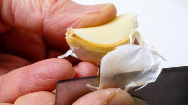 Foto - Asıl şifa sarımsağın kabuğunda saklı! Çöpe atanlar bin pişman