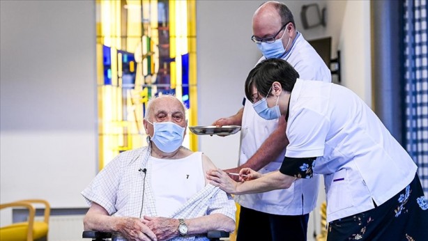 Foto - Aşılamanın başlamasıyla ölüm haberleri gelmeye başladı! Çok sayıda ölü var