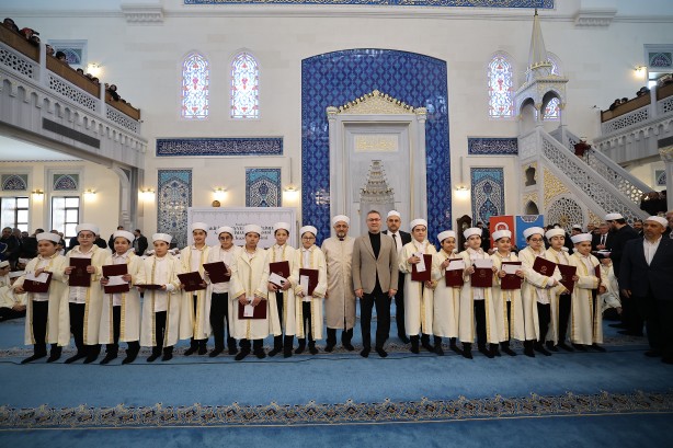 Foto - Asımın nesli geliyor! Örgün eğitimle birlikte hafızlık projesi ilk meyvelerini verdi