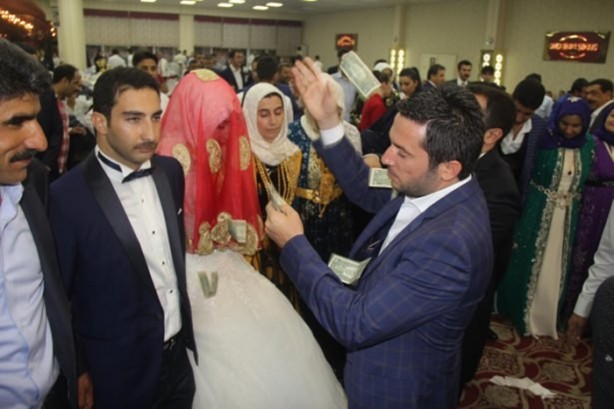 Foto - Aşiret düğününde dolar ve altın yağmuru