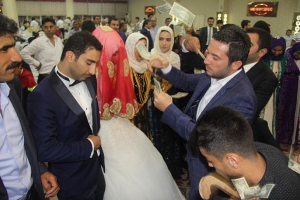 Foto - Aşiret düğününde dolar ve altın yağmuru