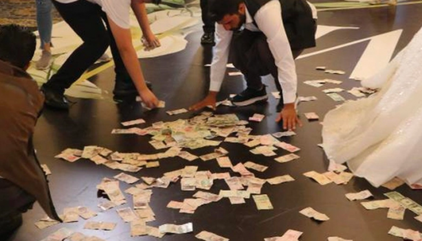 Foto - Aşiret düğününde geline 7 kilo altın takıldı Urfa Urfa olalı böyle düğün görmedi