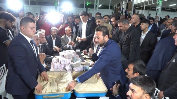 Foto - Aşiret düğününde paralar bavula sığmadı!