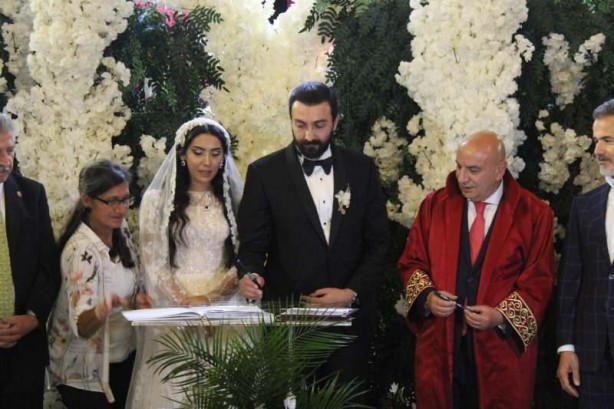 Foto - Aşiret düğününde takılan takıyı duyan şoke oldu!