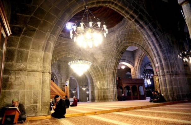 Foto - Asırlık camiler artık Ramazan ayına hazır!