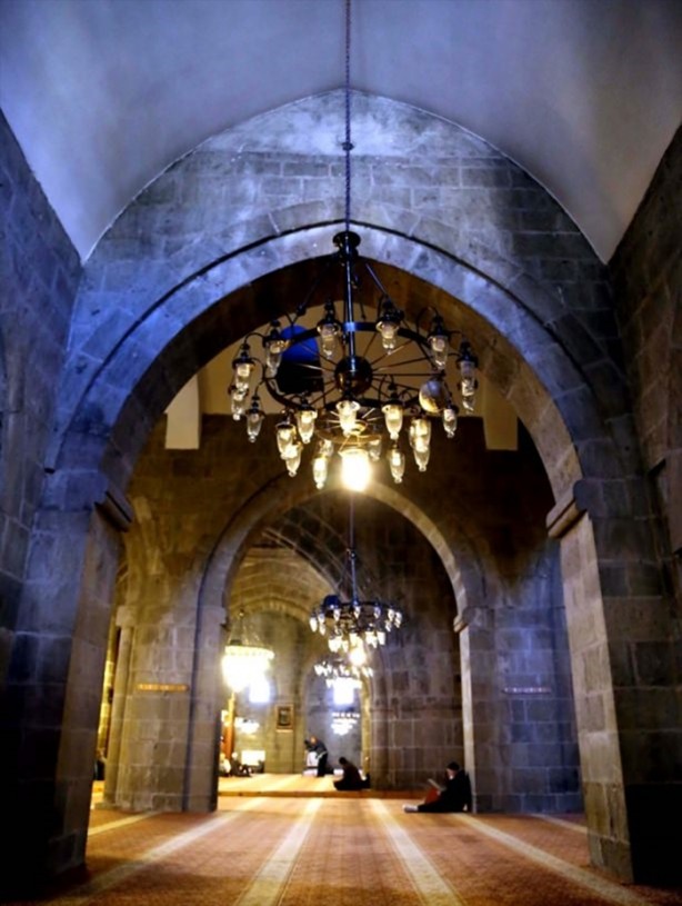 Foto - Asırlık camiler artık Ramazan ayına hazır!