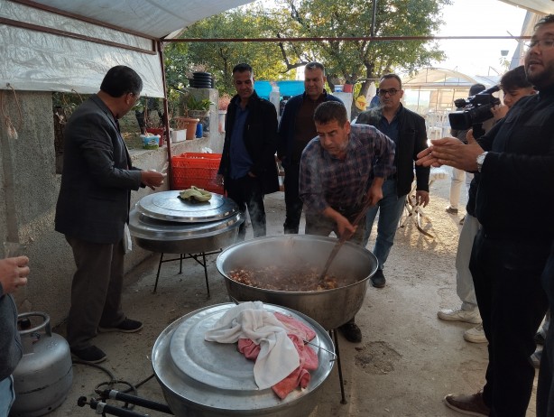 Foto - Asırlık geleneği sürdürüyorlar! Düğün evinde sabah kahvaltısında ciğer ikramı 