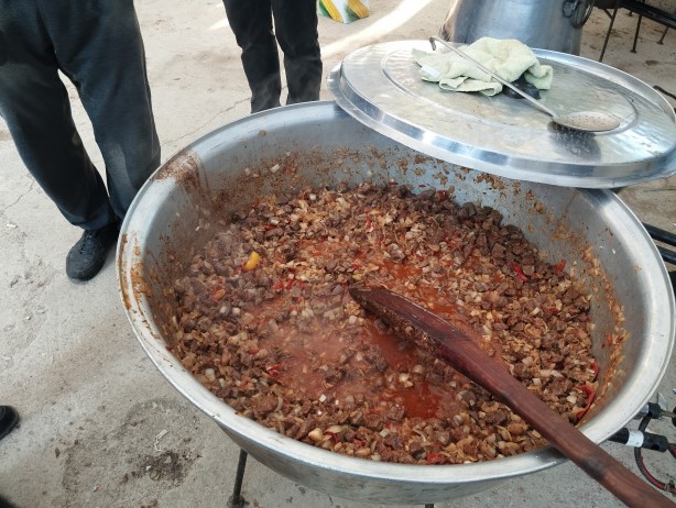 Foto - Asırlık geleneği sürdürüyorlar! Düğün evinde sabah kahvaltısında ciğer ikramı 