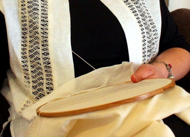 Foto - Asırlık nakış işi gelir kaynağı oldu