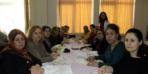 Foto - Asırlık nakış işi gelir kaynağı oldu