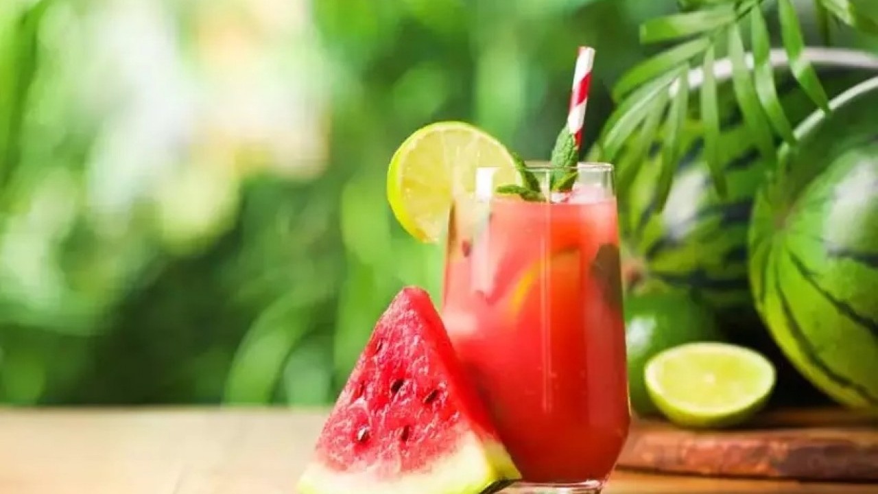 Foto - Asitli içecek içenler dikkat: Sindirim sistemi ve midenizi yok etmeyin!