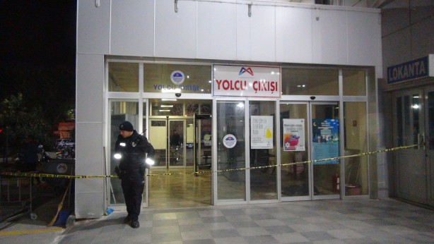 Foto - Asker uğurlama merasiminin yoğun olduğu terminalde el bombası paniği!