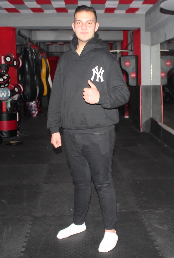 Foto - Askere gidebilmek için 4 ayda tam 57 kilo verdi