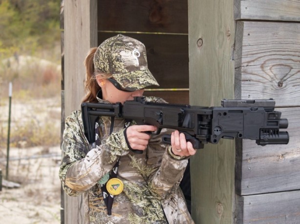 Foto - Askere modern savaş silahı