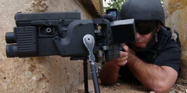  Askere modern savaş silahı