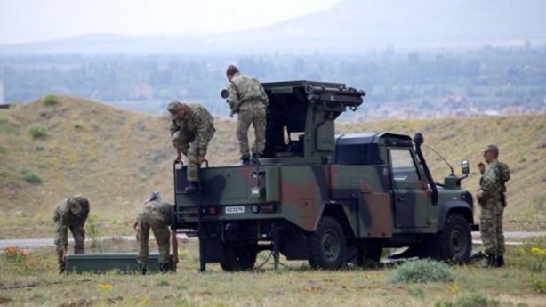 Foto - Askere modern savaş silahı