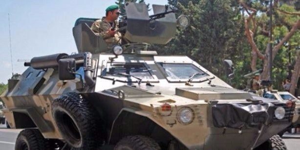 Foto - Askere modern savaş silahı