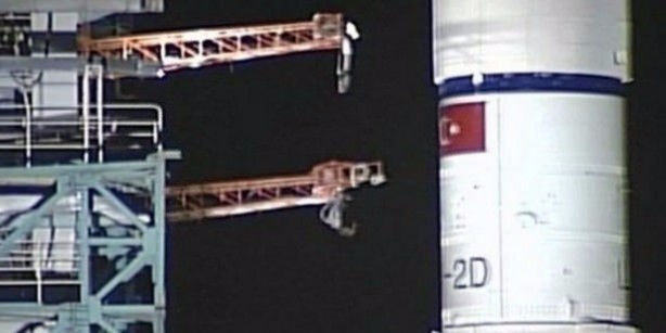 Foto - Askere modern savaş silahı