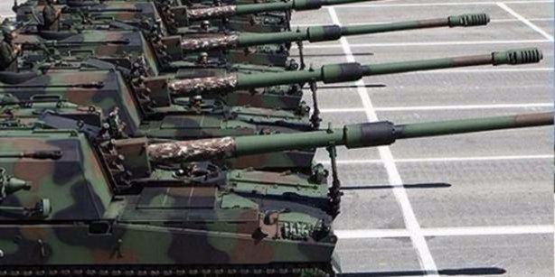 Foto - Askere modern savaş silahı