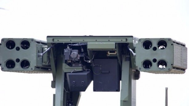 Foto - Askere modern savaş silahı