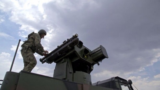 Foto - Askere modern savaş silahı