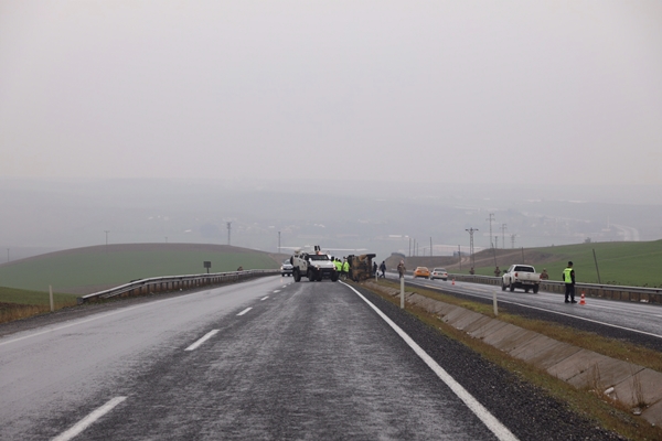 Askeri araç kaza yaptı: Yaralı askerler var