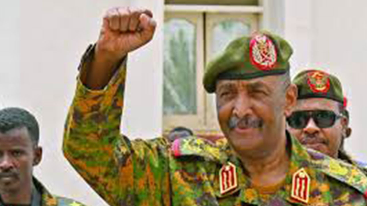 Foto - Askeri üste elektronik harp sistemi bulundu