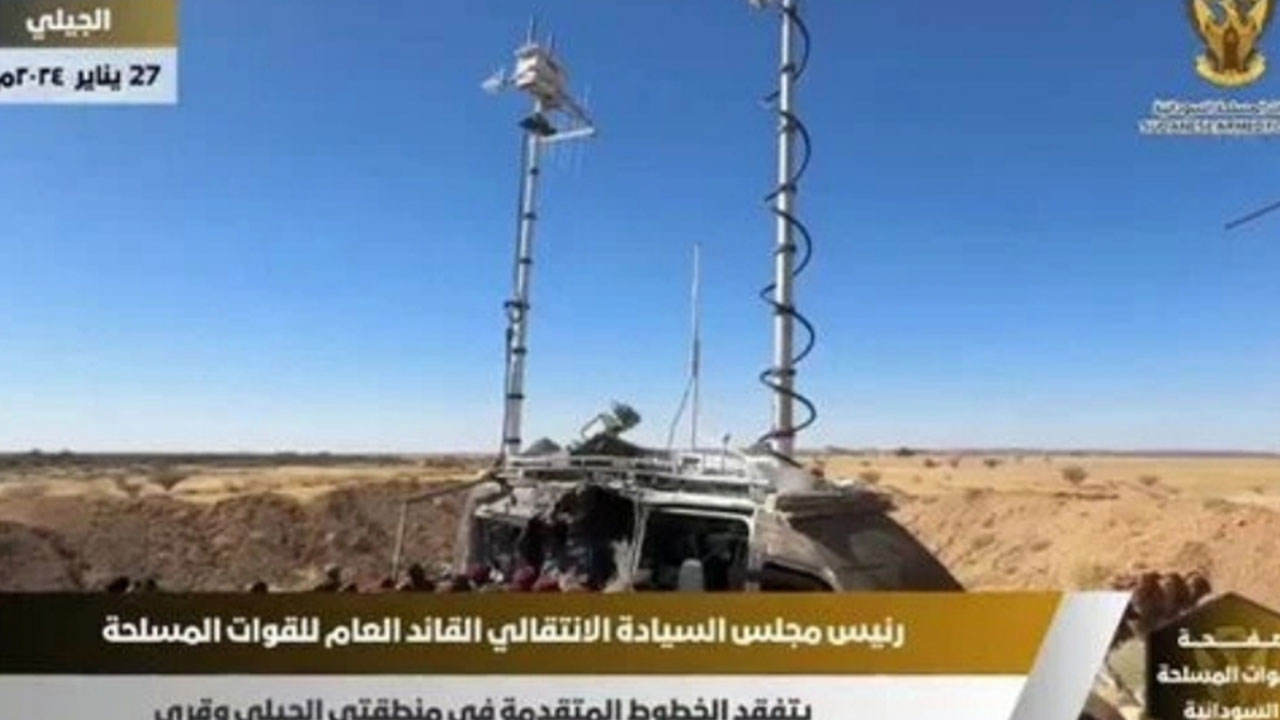 Foto - Askeri üste elektronik harp sistemi bulundu