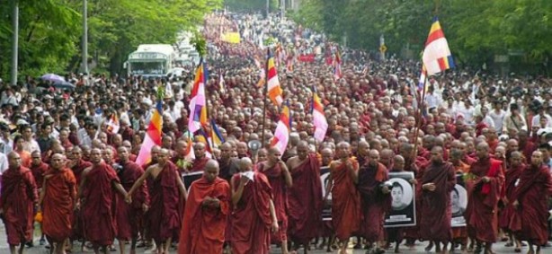 Foto - Askerlikten yırtmanın tek yolu budist tarikatına üye olmak