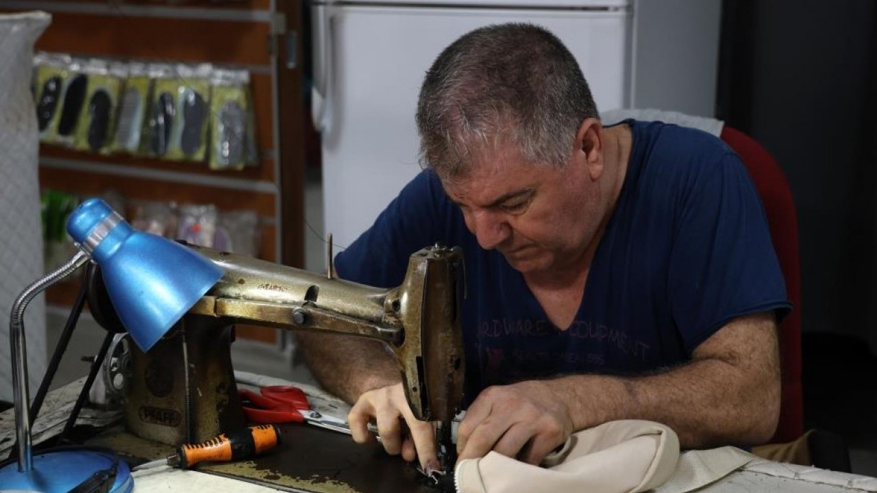 Foto - ‘Askıda ayakkabı ve çanta’ mutlu etti