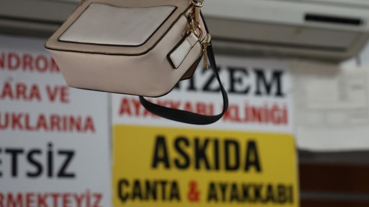 Foto - ‘Askıda ayakkabı ve çanta’ mutlu etti