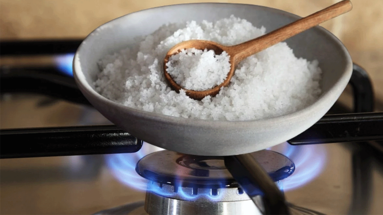 Foto - Asla aklınıza gelmez: Evde kaya tuzu yakınca bakın ne oluyor!